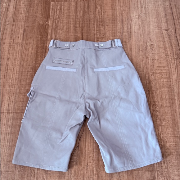 Maniere De Voir Gray Cargo Shorts - Picture 2 of 2